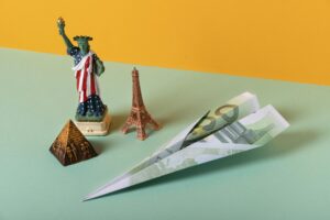 Decorative items placed on a table including Eifel Tower.